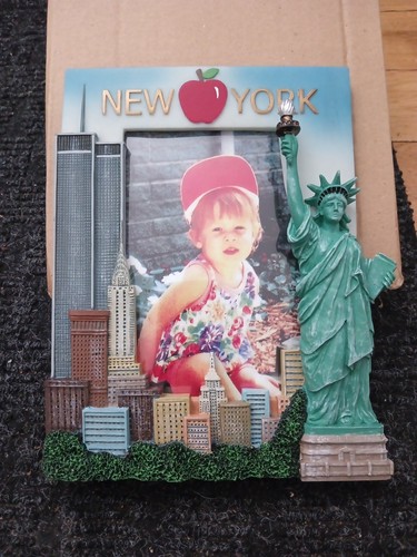 Two 3D New York City Souvenir 🗽 AND THE TWIN TOWERS