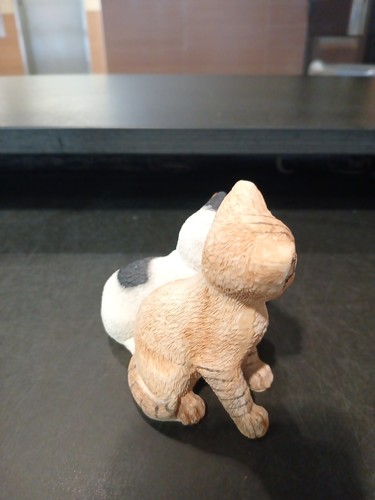 Statue Of Cats - photo 2