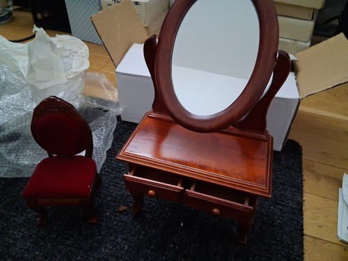 Miniature 1:12 Scale Victorian-style Dollhouse Vanity Set - photo 3
