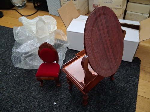 Miniature 1:12 Scale Victorian-style Dollhouse Vanity Set - photo 4