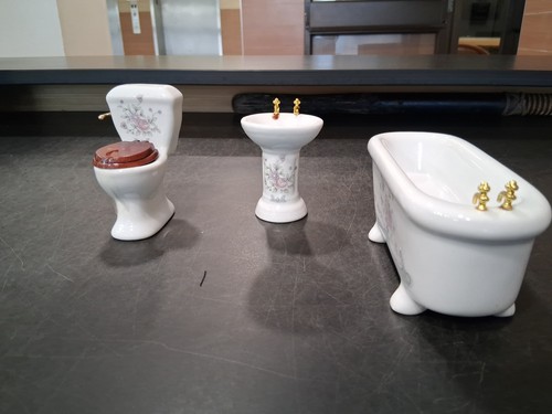 Doll House Miniature Porcelain Bathroom Fixtures