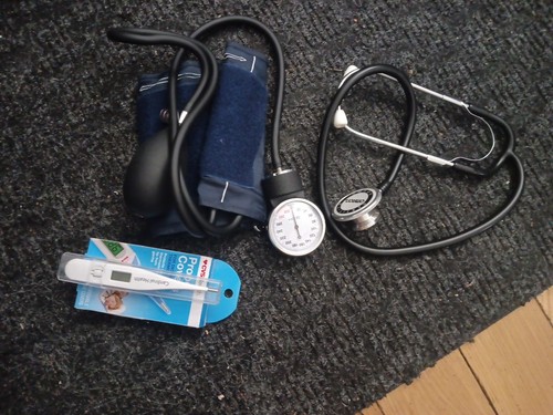 Blood pressure monitor and related items - photo 2