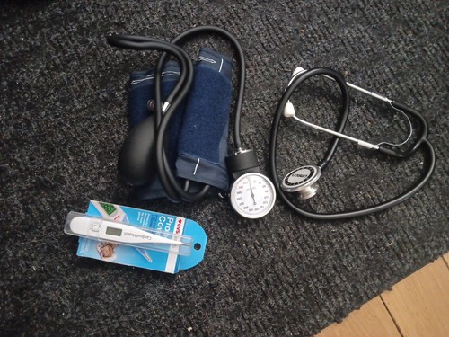 Blood pressure monitor and related items - photo 3