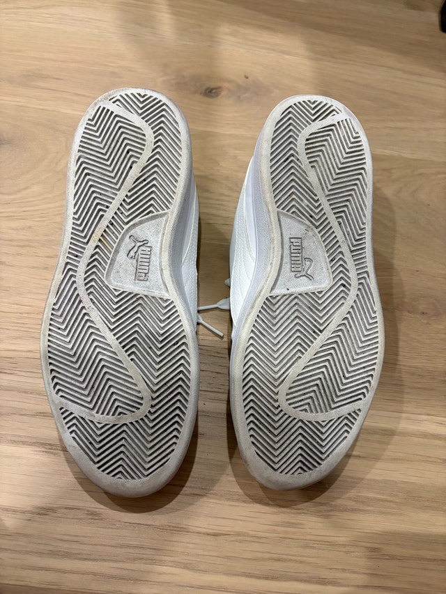 Size 6 Puma Sneakers - photo 3