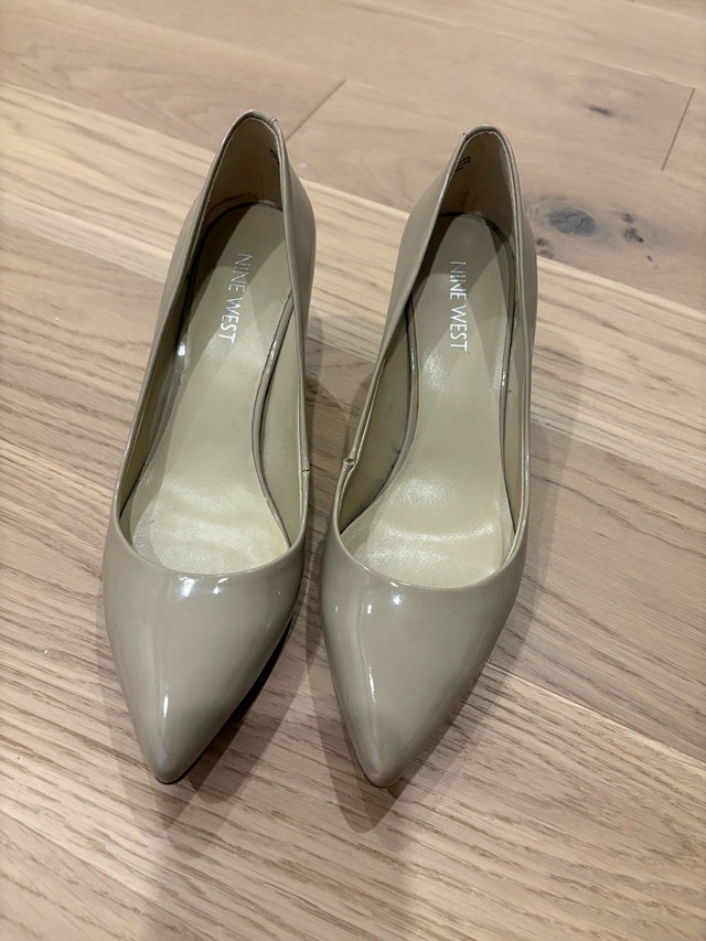 Size 6 Nine West Nude Heel