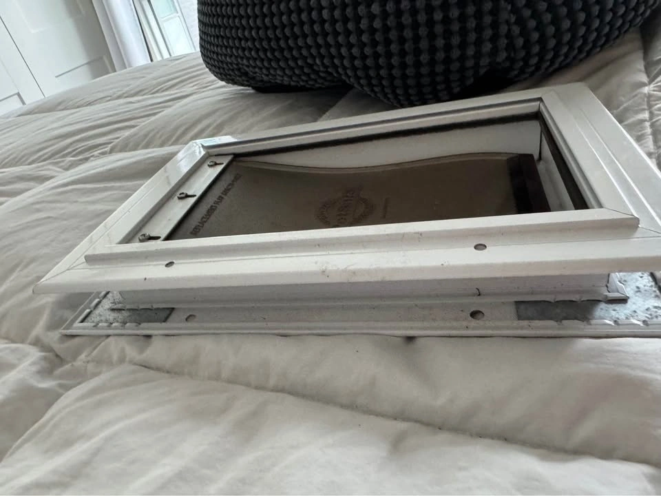 Cat/Small Dog Door and Brand New Pet Bed - photo 3