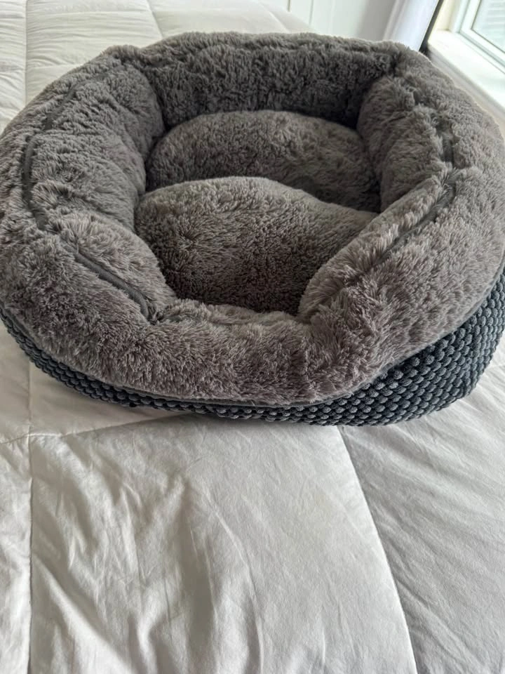 Cat/Small Dog Door and Brand New Pet Bed - photo 5