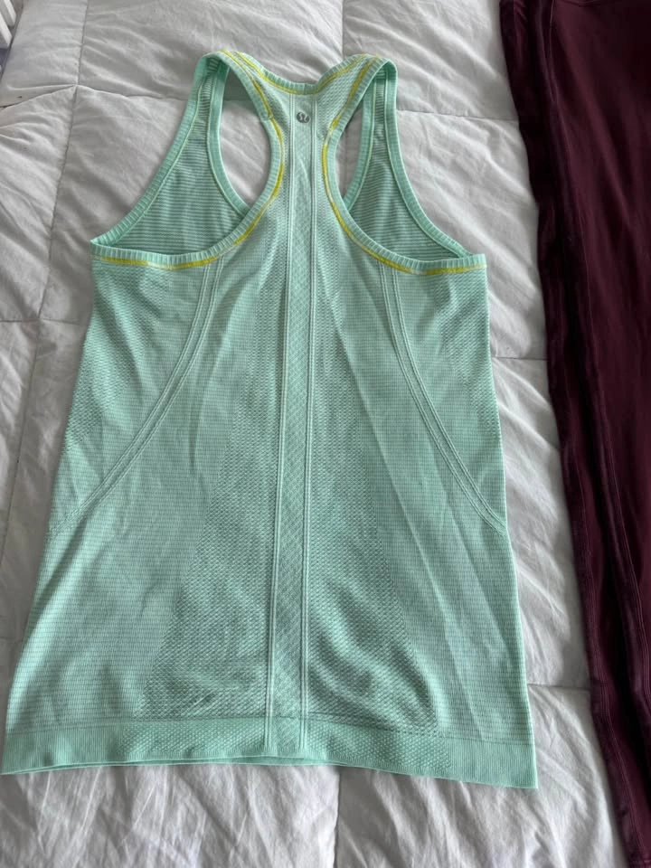 Lululemon Size 4 Clothing Lot $60 for all 3 items - photo 3