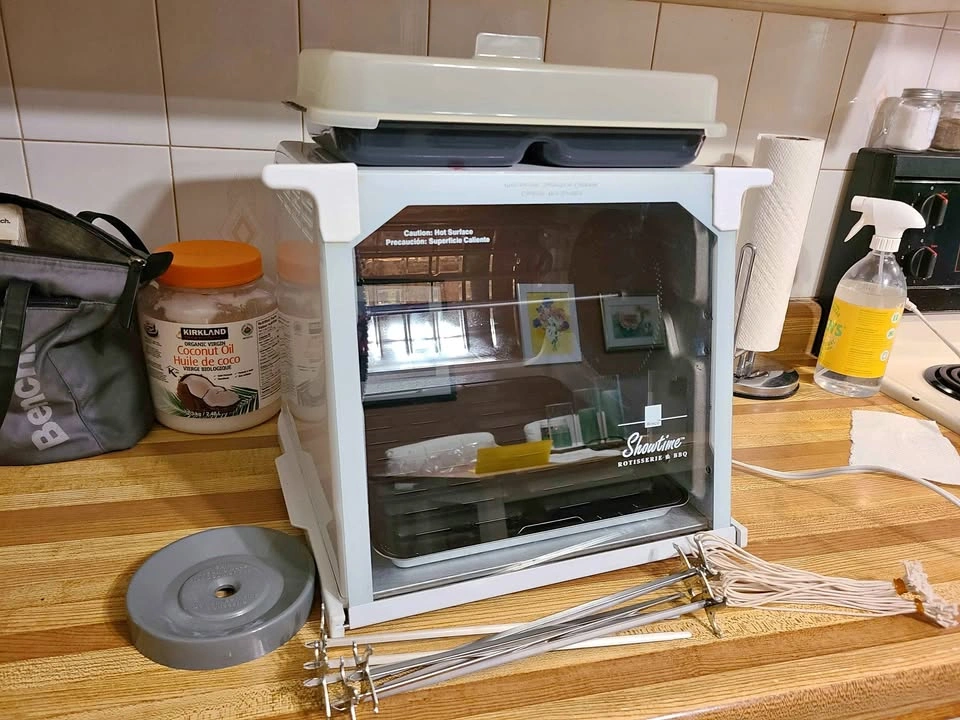 Ronco ShowTime Rotisserie and BBQ Oven used once