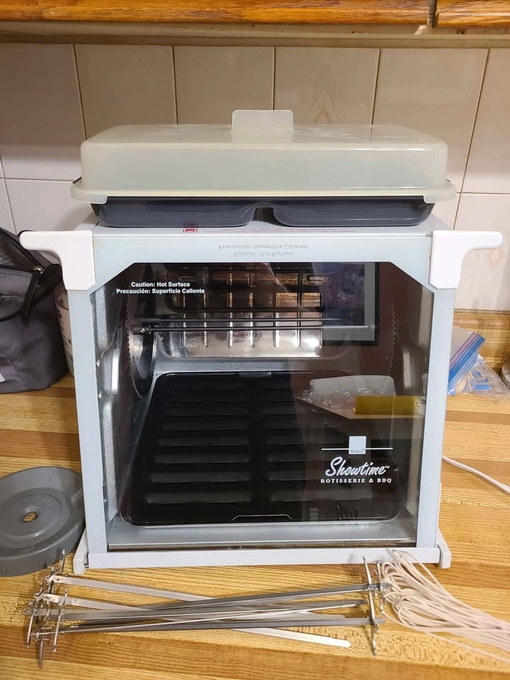 Ronco ShowTime Rotisserie and BBQ Oven used once - photo 2