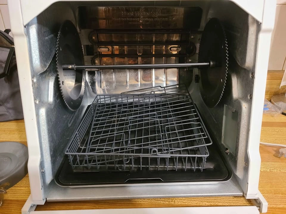 Ronco ShowTime Rotisserie and BBQ Oven used once - photo 4