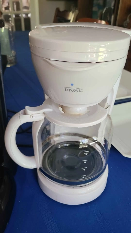 Two Drip Coffee Brewers! - photo 2