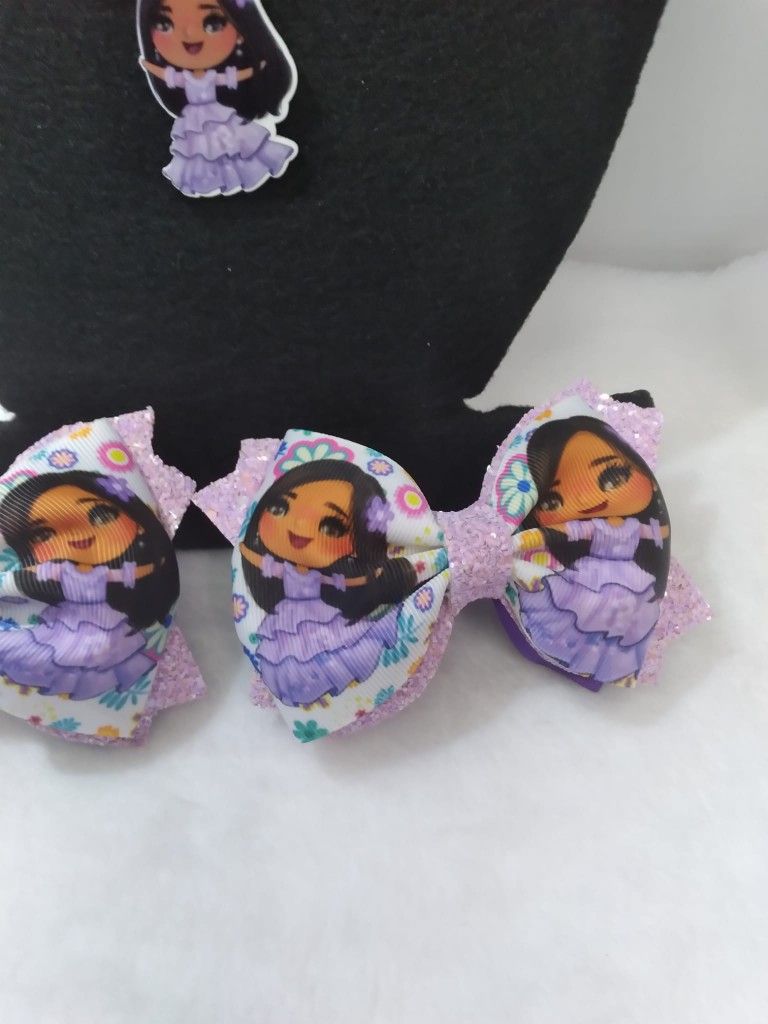 Necklace and Bow Set Of Encanto