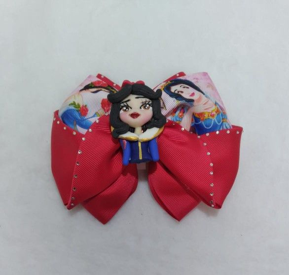 Snow White Bow With Clay