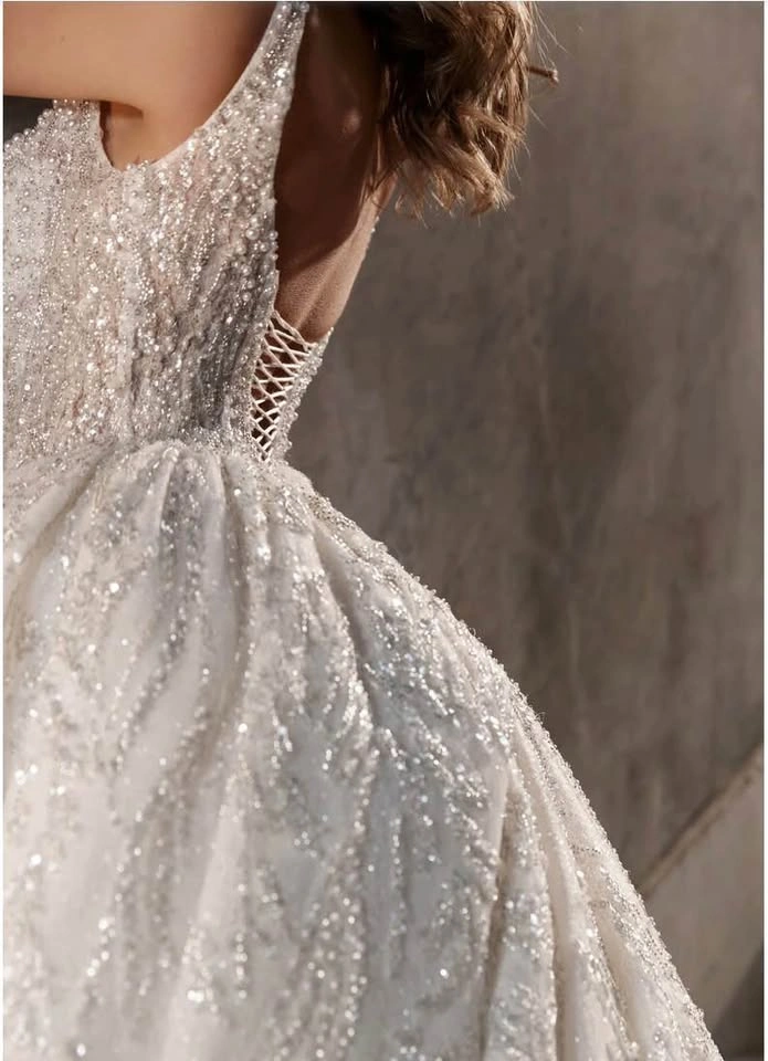 Luxury Wedding Dress – Timeless Elegance - photo 2