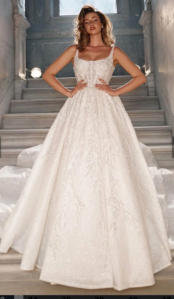 Luxury Wedding Dress – Timeless Elegance - photo 4