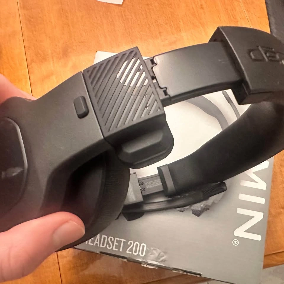 Garmin Dezl 200 headset brand new - photo 4