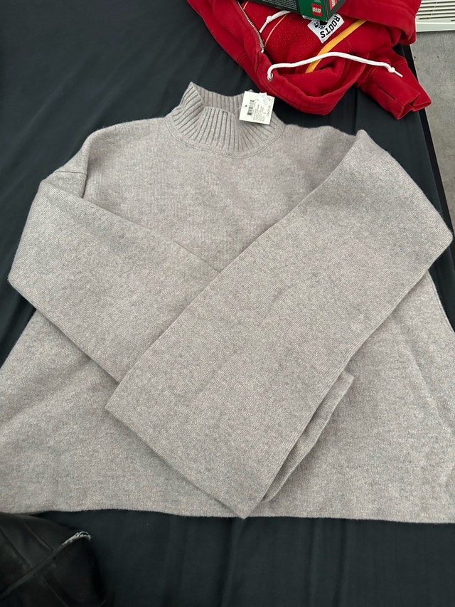 Club Monaco Cashmere Blend Sweater