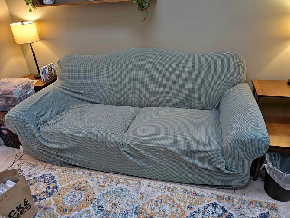 FREE Couch with Removable Cover – Pickup Only