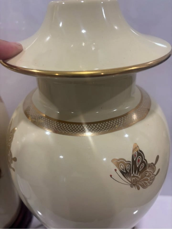 Vintage pair Asian porcelain butterfly table lamps - photo 5