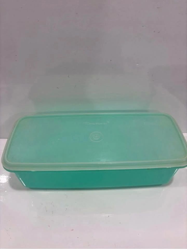 Vintage Tupperware Rectangular Cake/Brownie Keeper #782-2