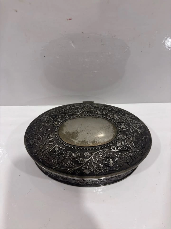 Vintage silver plate oval jewellery trinket box embossed floral - photo 2