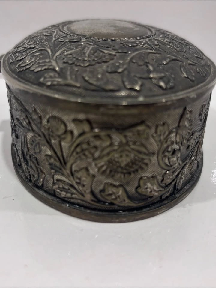 Vintage silver plate oval jewellery trinket box embossed floral - photo 5