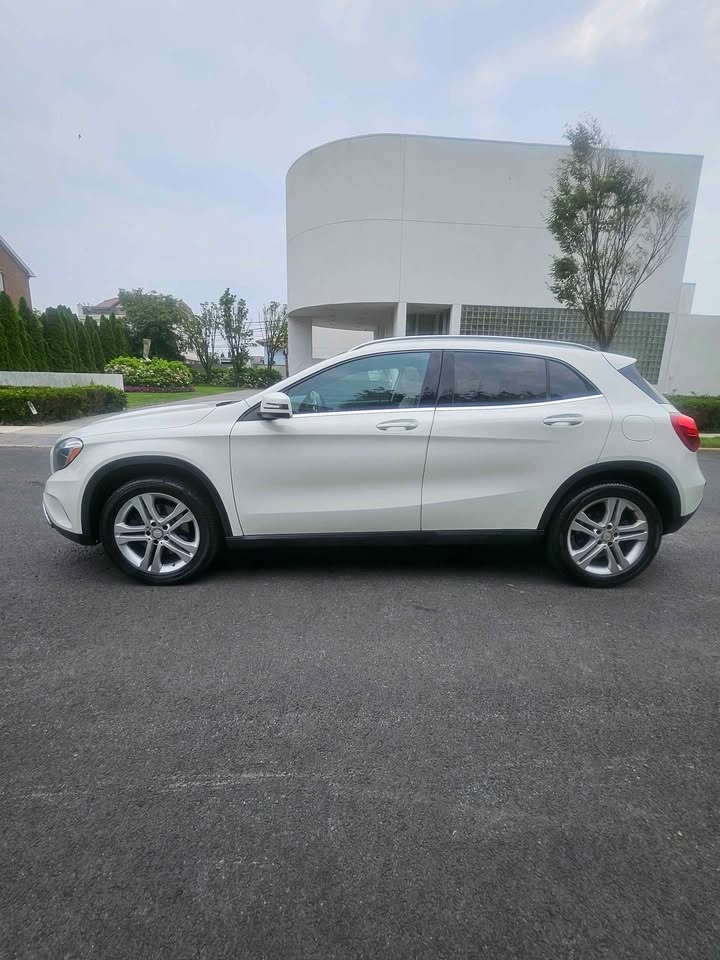 2017 Mercedes-Benz GLA 250 4MATIC SUV - photo 2