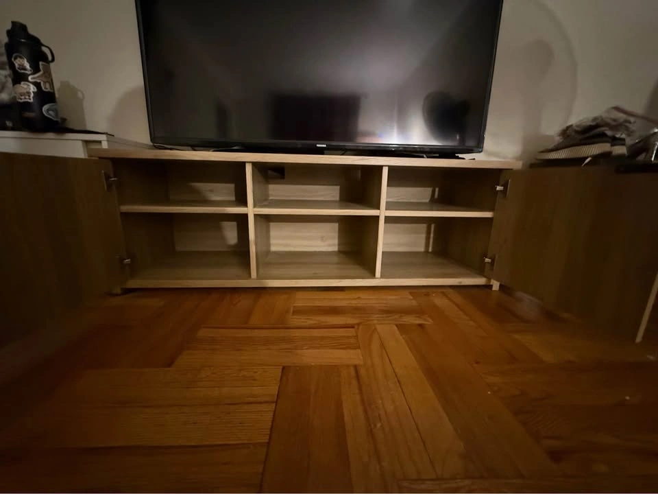 TV Stand with two doors and shelves - photo 2