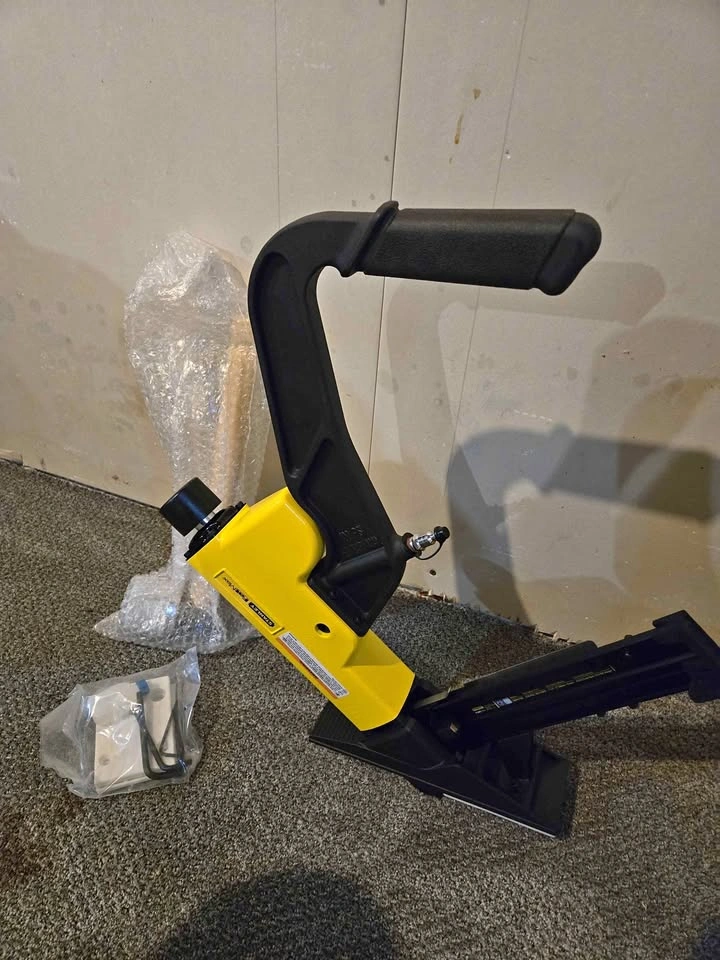 Stanley FatMax 2 in 1 Flooring Nailer - New in box