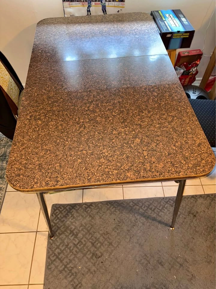 Kitchen Table & Chairs