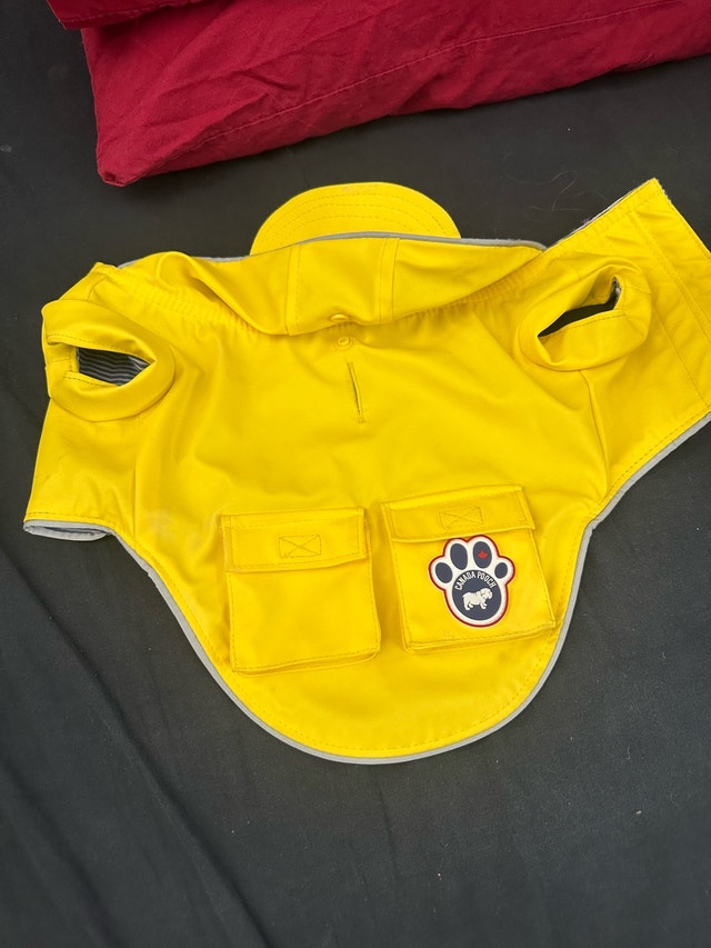 Canada Pooch Dog Raincoat