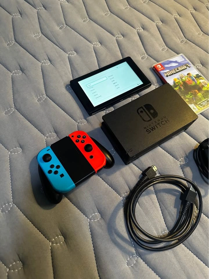 Nintendo Switch V2 With Minecraft Game - photo 4