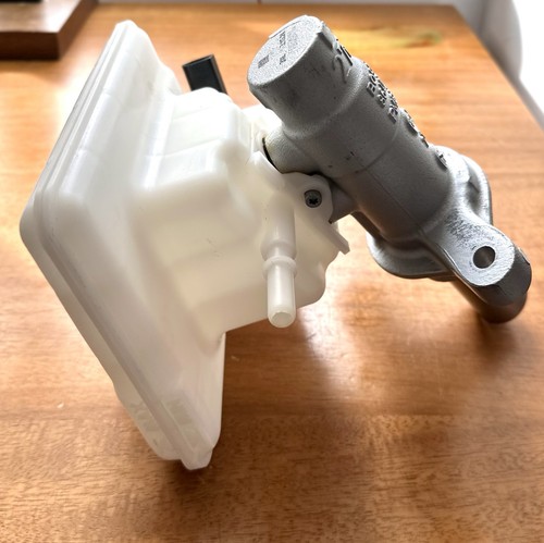 BOSCH Brake Master Cylinder 8640ZA PMC801 OEM Used - photo 3