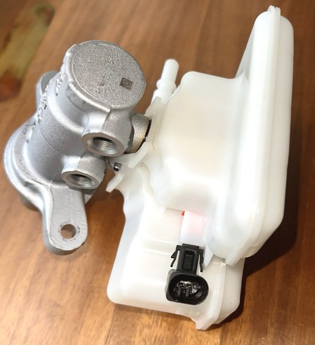 BOSCH Brake Master Cylinder 8640ZA PMC801 OEM Used - photo 5