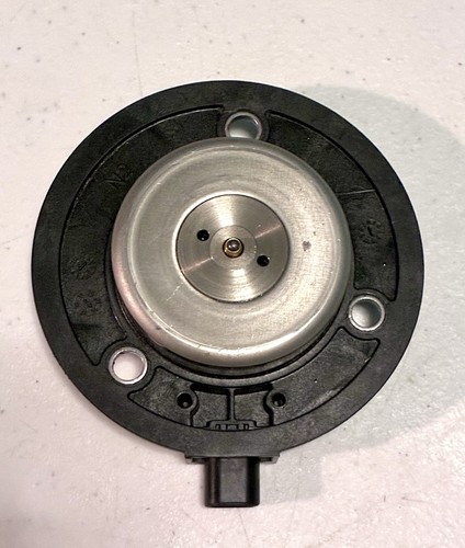 Audi A6 2.0T Camshaft Adjuster Magnet 06L 109 259 A OEM - photo 2