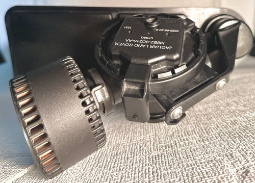 Jaguar Land Rover Fuel Vapor Charcoal Canister M8E2-9E857-DA - photo 3