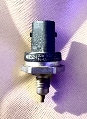 LAND ROVER DISCOVERY V L462 Fuel Pressure Sensor LR108241 - photo 2