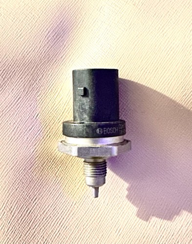 LAND ROVER DISCOVERY V L462 Fuel Pressure Sensor LR108241 - photo 3