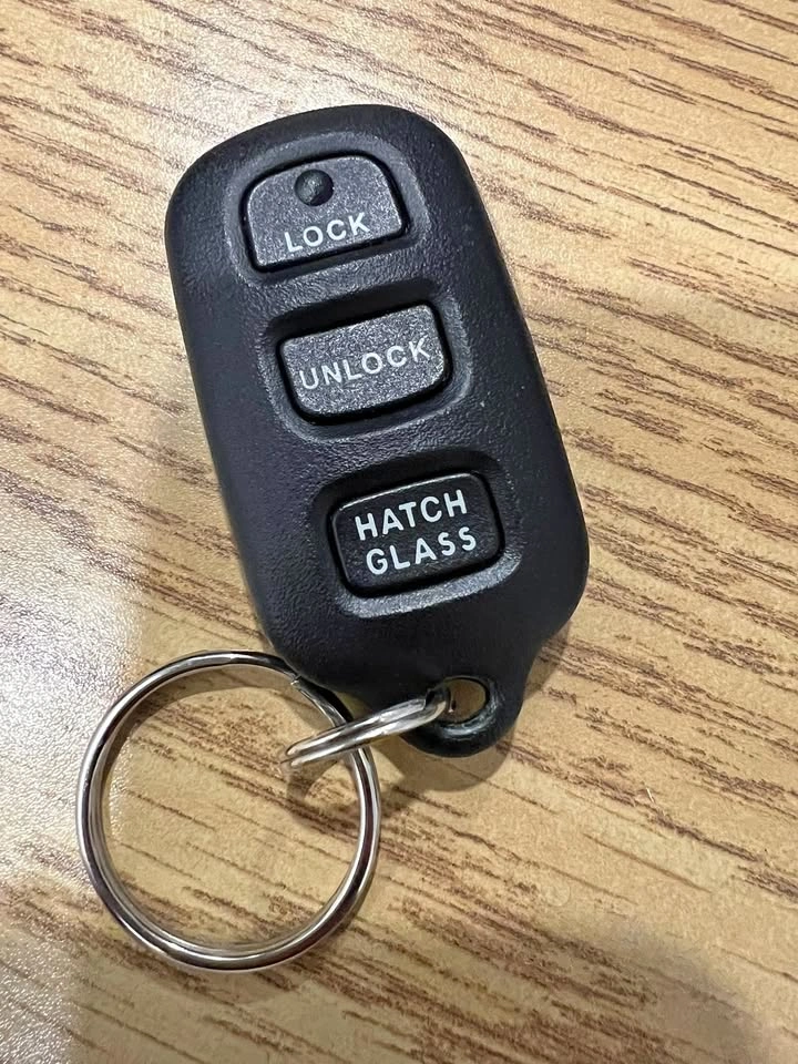 Toyota Key Fob / Remote (OEM) – FCC ID: GQ43VT14T