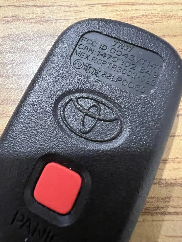 Toyota Key Fob / Remote (OEM) – FCC ID: GQ43VT14T - photo 2