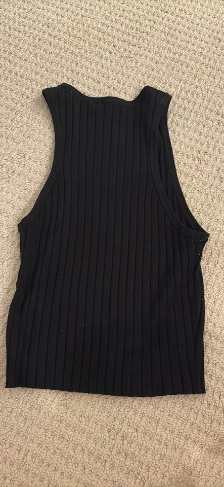 H&M black muscle tank - photo 2