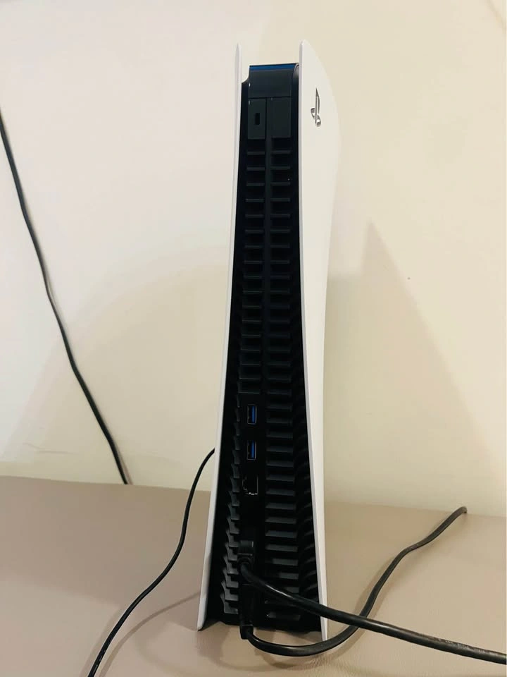 PS5 Digital + 1 Controller - photo 4