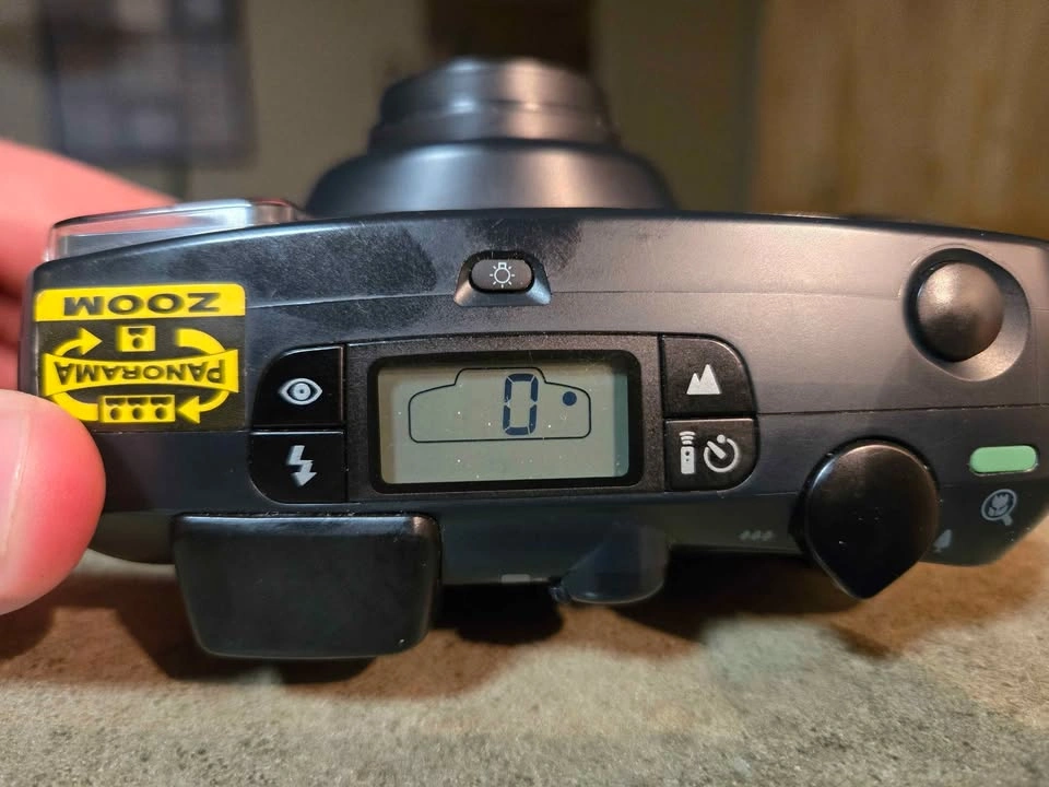 Pentax Espio 115 35mm Film Camera - photo 3