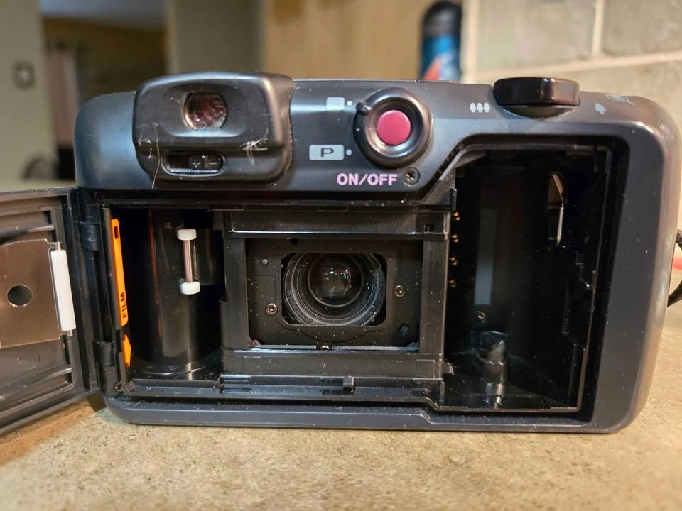 Pentax Espio 115 35mm Film Camera - photo 4