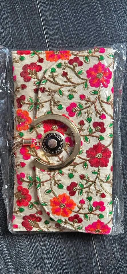 Floral Embroidered Clutch Bag