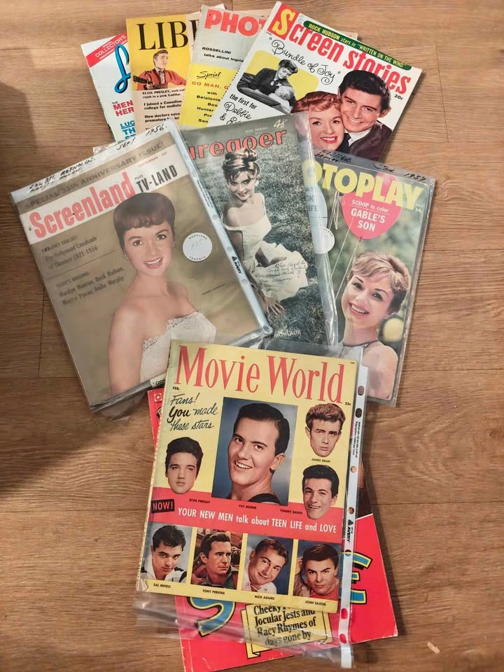 Vintage paper ephemera, papers, magazines - photo 4