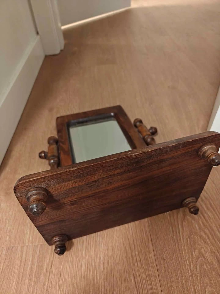 Vintage shaving mirror vanity - photo 3