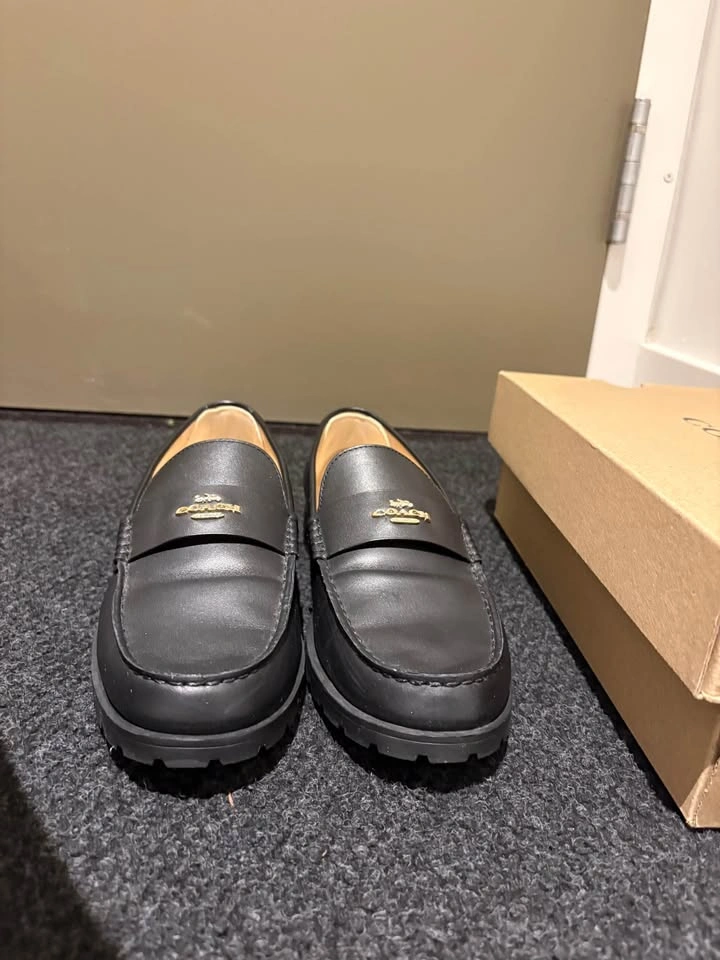 Coach Janie Leather Loafers – Black – Like New – With Box US 8.5 - photo 5