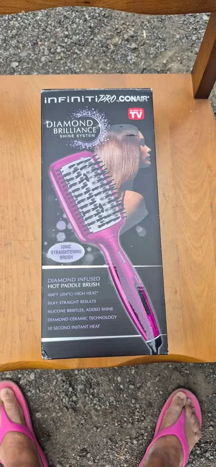 Iconic Straighting Hair Brush, NEW in box thumbnail
